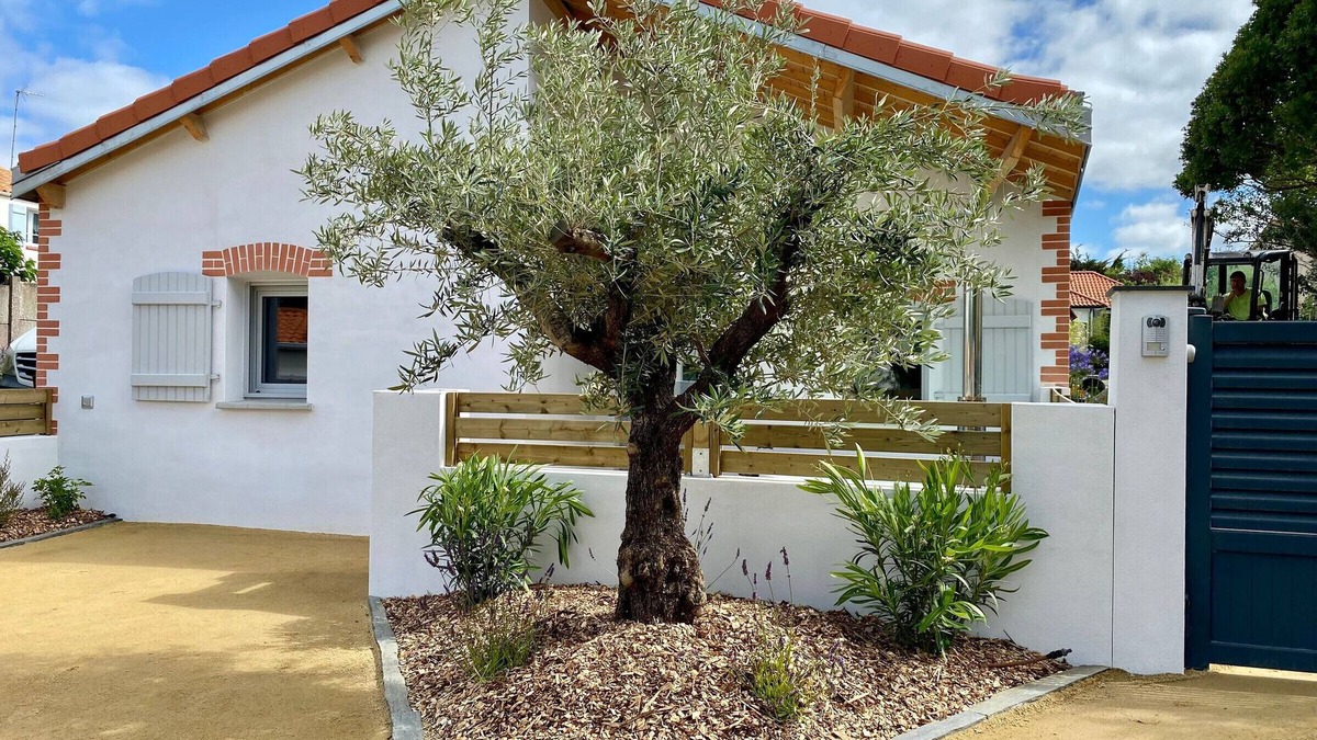 Pornic Cottage | Cozy New Cottage Near Beach with Private Terrace, Hot Tub, and EV Charger