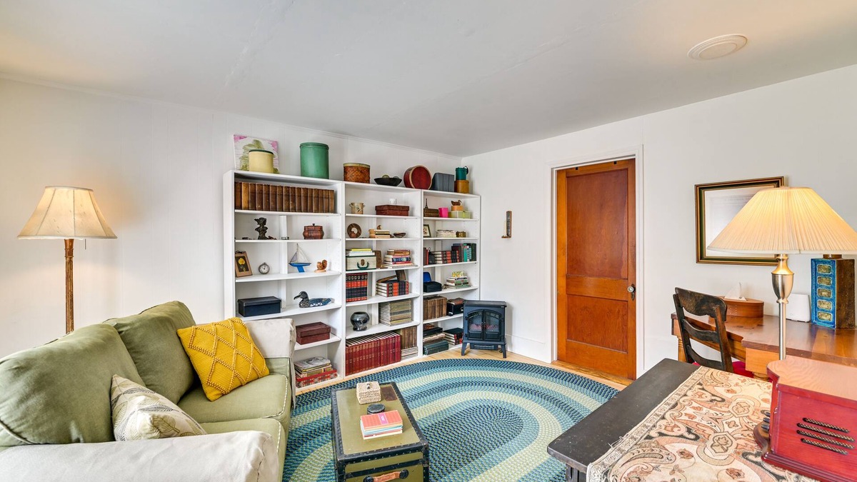 Medusa House | Cozy New York Retreat w/Fire Pit & Creek Access!
