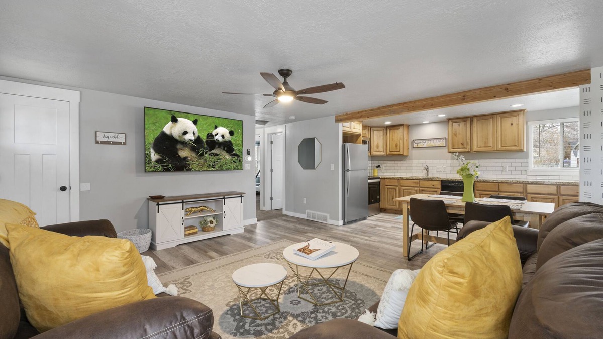 American Fork House | Cozy, newly-remodeled, pet and kid friendly entire home!