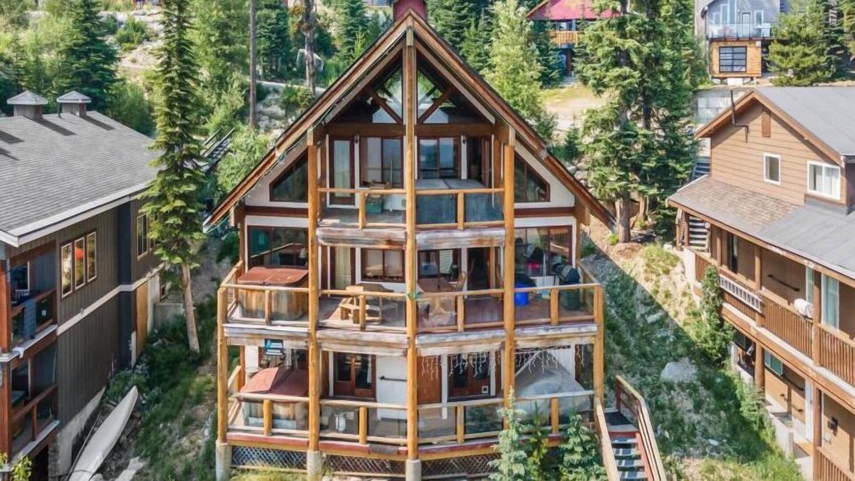 Snow Pine Estates Apartment | Cozy Nook - Cozy and Rustic with Private Hot Tub and a Nice View