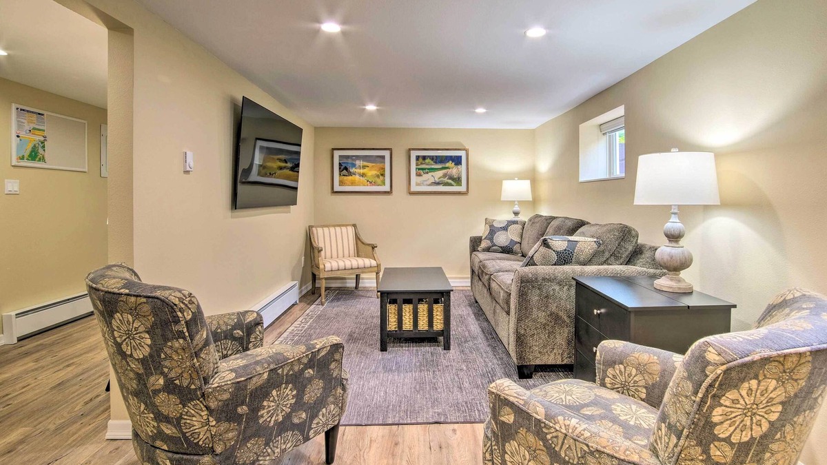 North Bend Apartment | Cozy North Bend Getaway in Walkable Location!