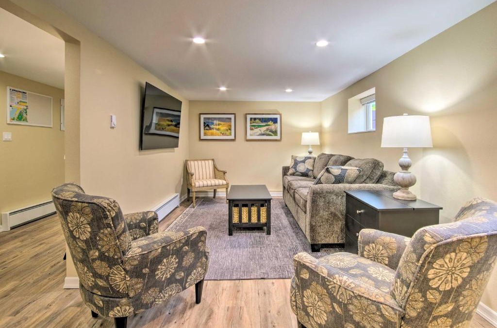 North Bend Apartment | Cozy North Bend Getaway in Walkable Location!