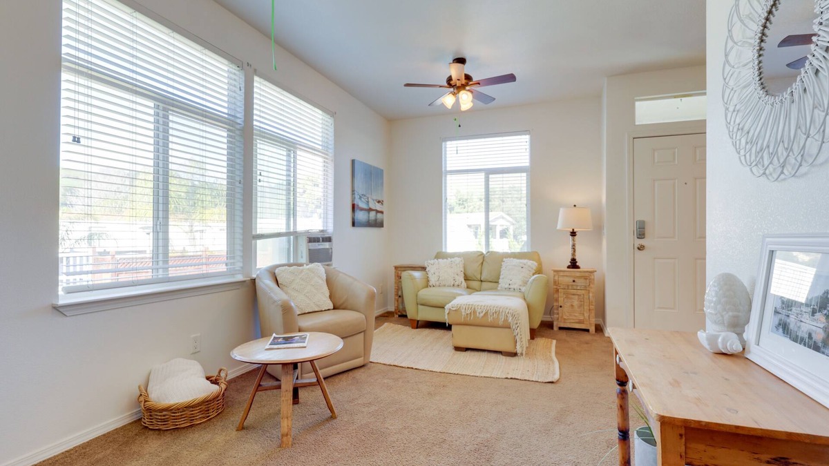 Oak View House | Cozy Oak View Getaway ~ 5 Mi to Ojai Valley!