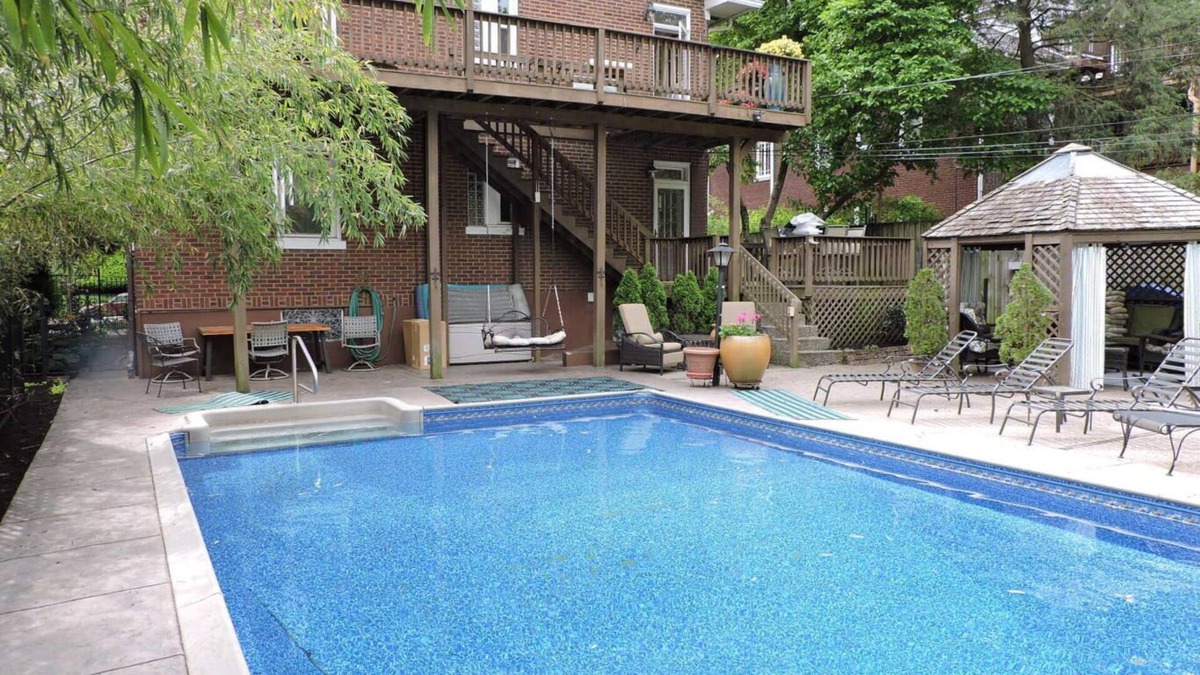 Bonnycastle Apartment | Cozy Oasis In The Highlands with Pool
