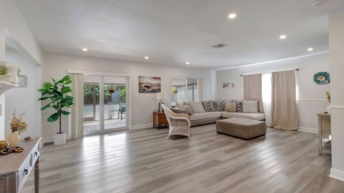 Sandalfoot Cove House | Cozy oasis private pool Sunny beach getaway with heated pool