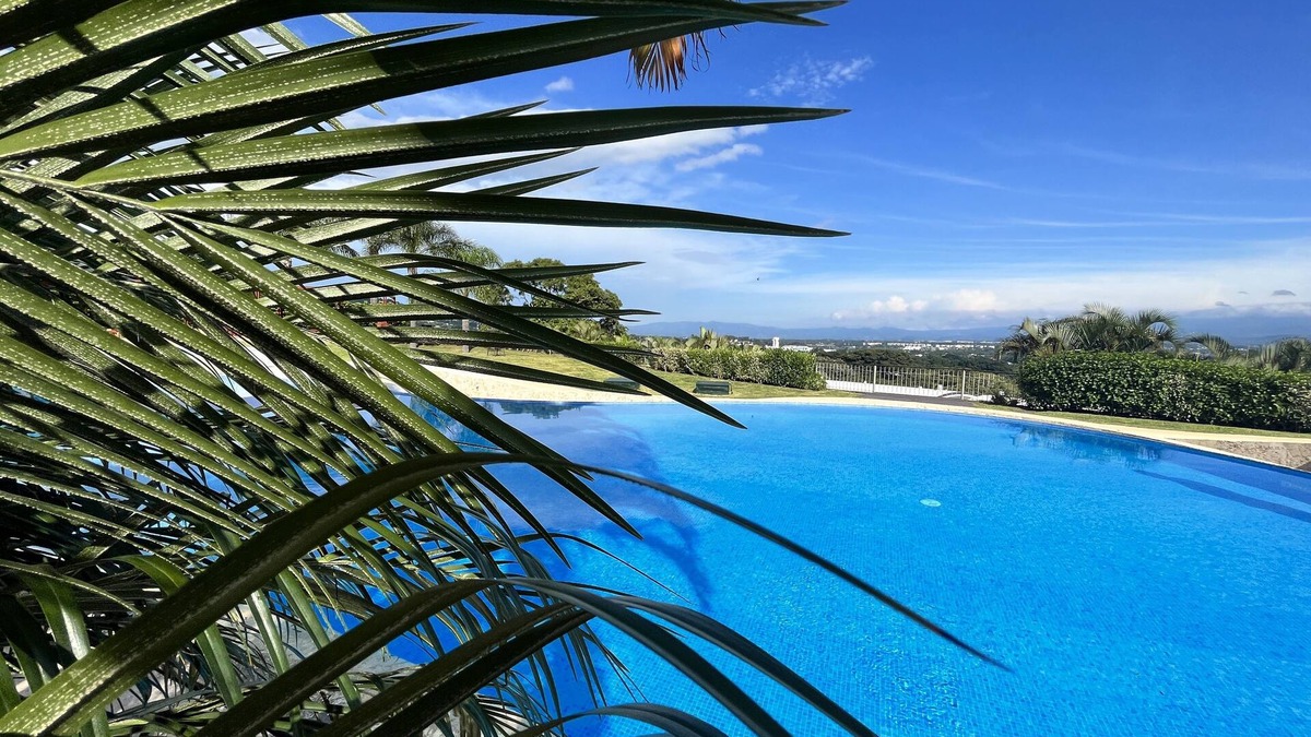 Santa Ana Apartment | Cozy Oasis:resort like swimming pool, Gym, Air condition, balcony with nice view
