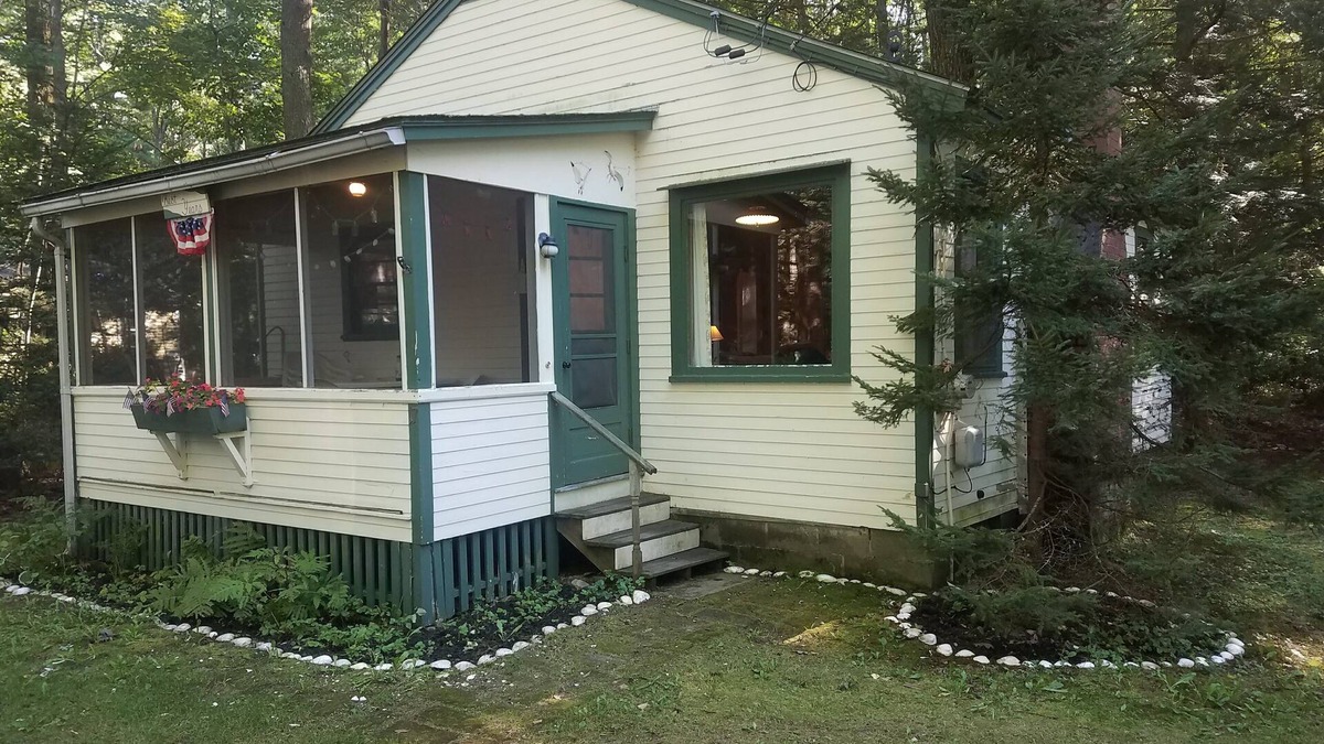 Ocean Park House | Cozy Ocean Park Cottage in the Pines easy walk to Beach