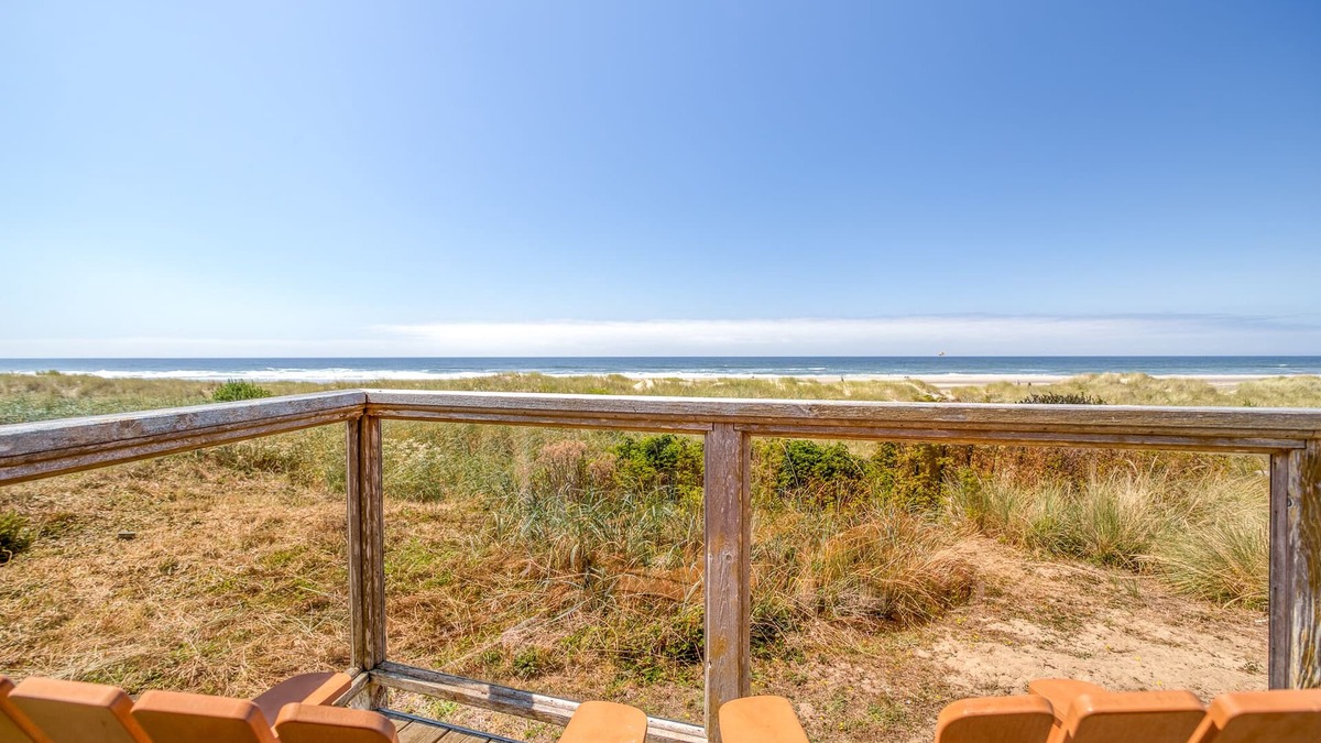 Bayshore House | Cozy Oceanfront Home with Wrap Around Windows! Beach access on the property!