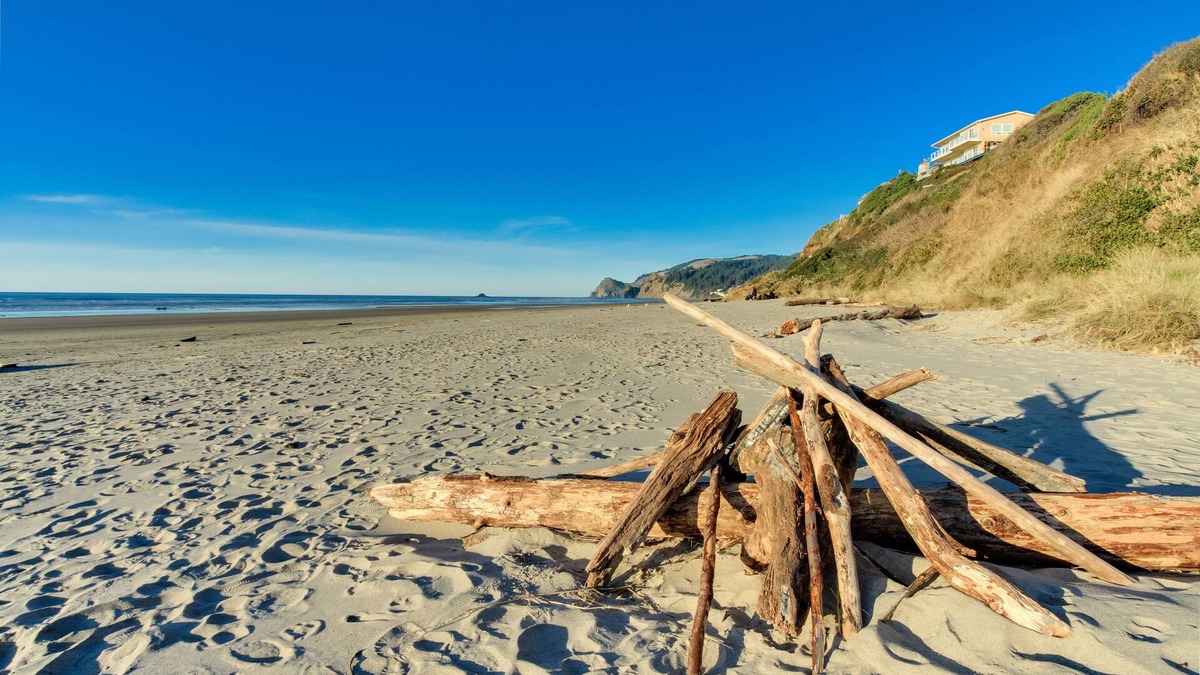 Roads End Apartment | Cozy Oceanview Home with the Best Vistas in Road's End - Dogs Welcome