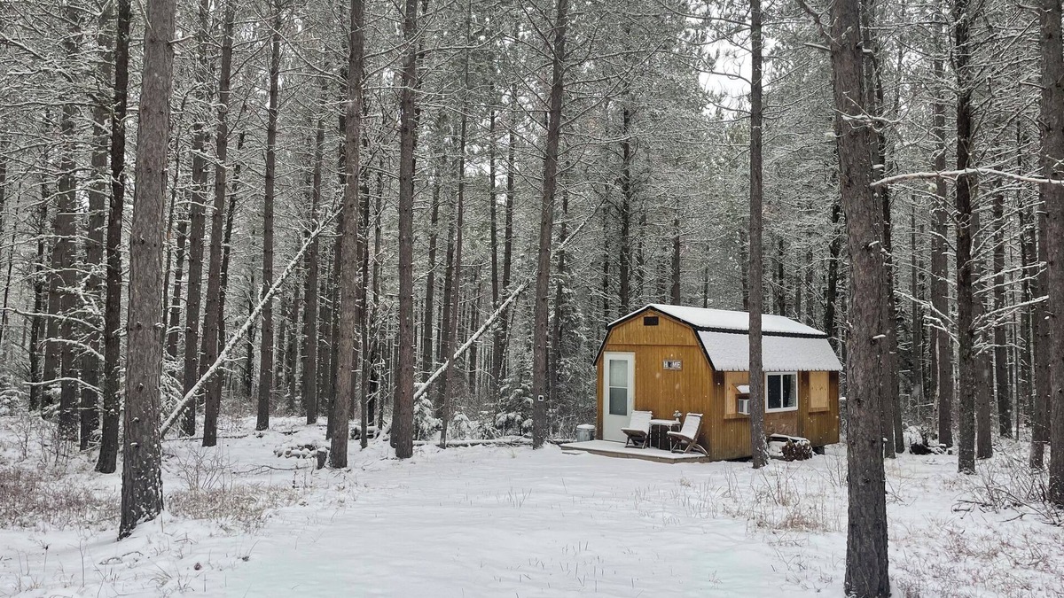 Ely Cabin | Cozy Off Grid cabin open year round in charming Ely.