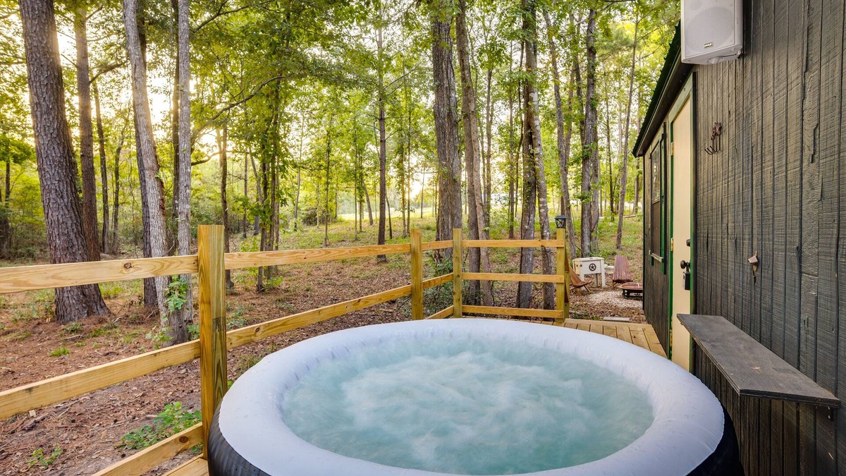 Onalaska Cabin | Cozy Onalaska Cabin ~ 2 Mi to Lake Livingston!