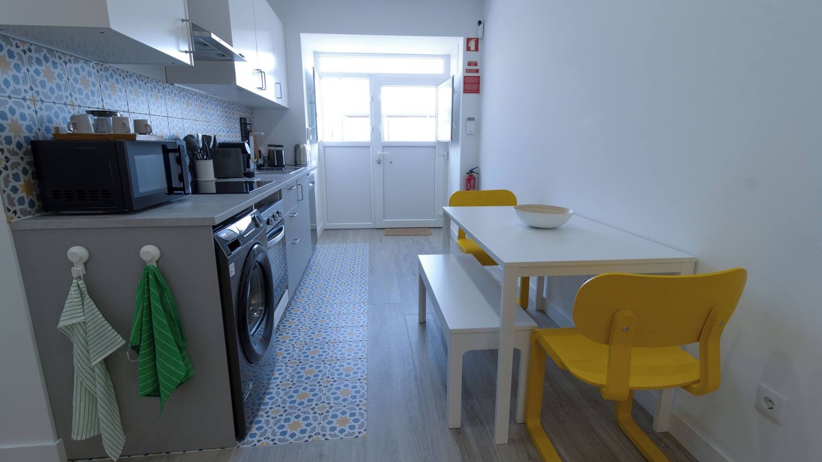 Zambujal de Baixo Apartment | Cozy one-bedroom apartment in the center of Sesimbra. For 4 people