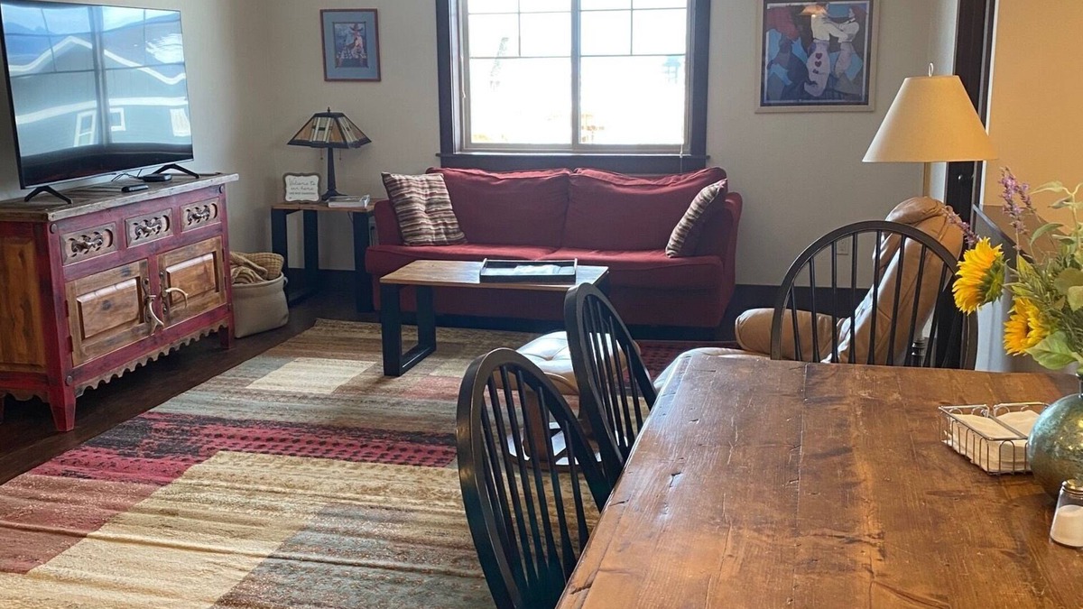 Bozeman Apartment | Cozy one-bedroom apartment centrally located in Valley West