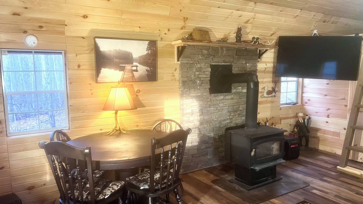 Courthouse-Collins Settlement Cabin | Cozy one-bedroom cabin nestled in the woods beside Stonewall Jackson Resort.
