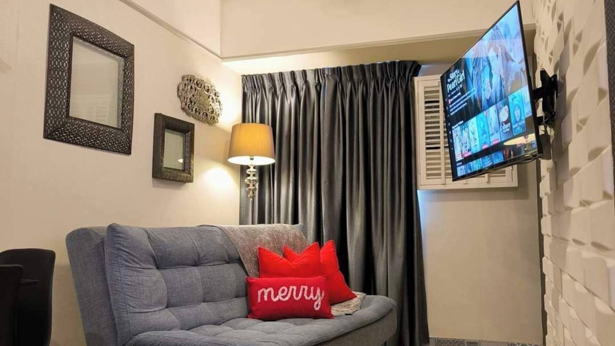 Highway Hills Condo | Cozy one bedroom on Shaw Blvd.