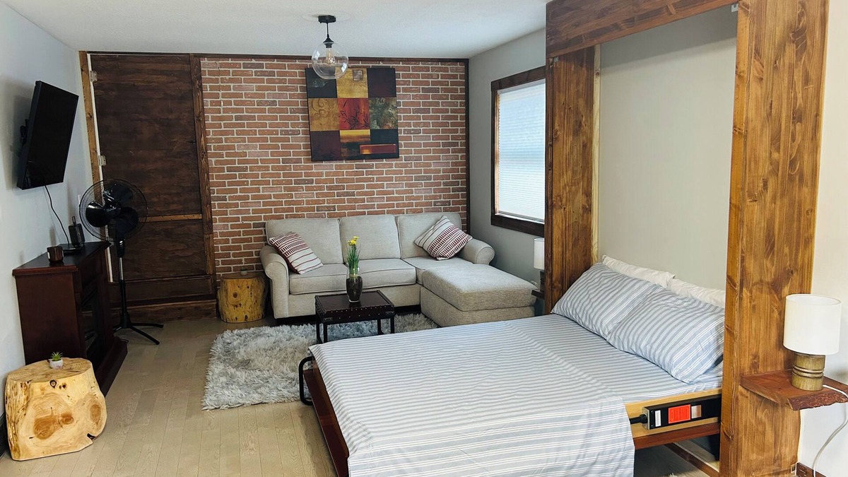 Courtenay Apartment | Cozy One Bedroom studio