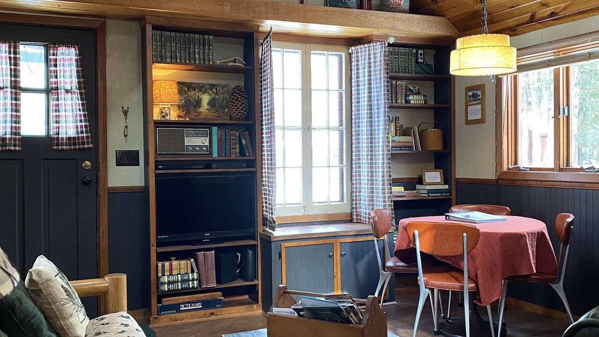 Lake Wissota Cabin | Cozy one bedroom Hideaway Resort cabin #6
