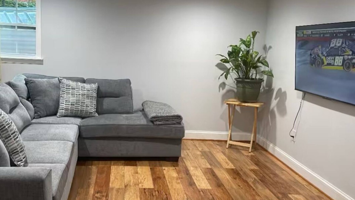 Wheaton-Glenmont Apartment | Cozy one bedroom apartment in charming Home in Silver Spring with WiFi