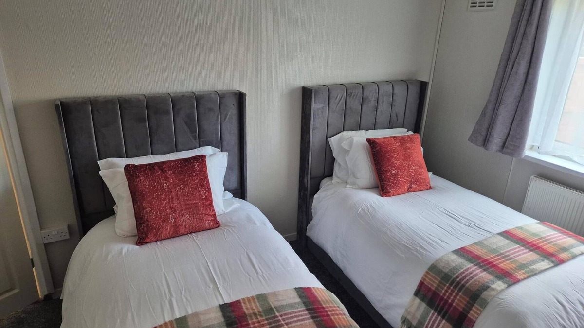 Aylestone Apartment | Cozy Opulent 2 bedroomed Apartment/Maisonette