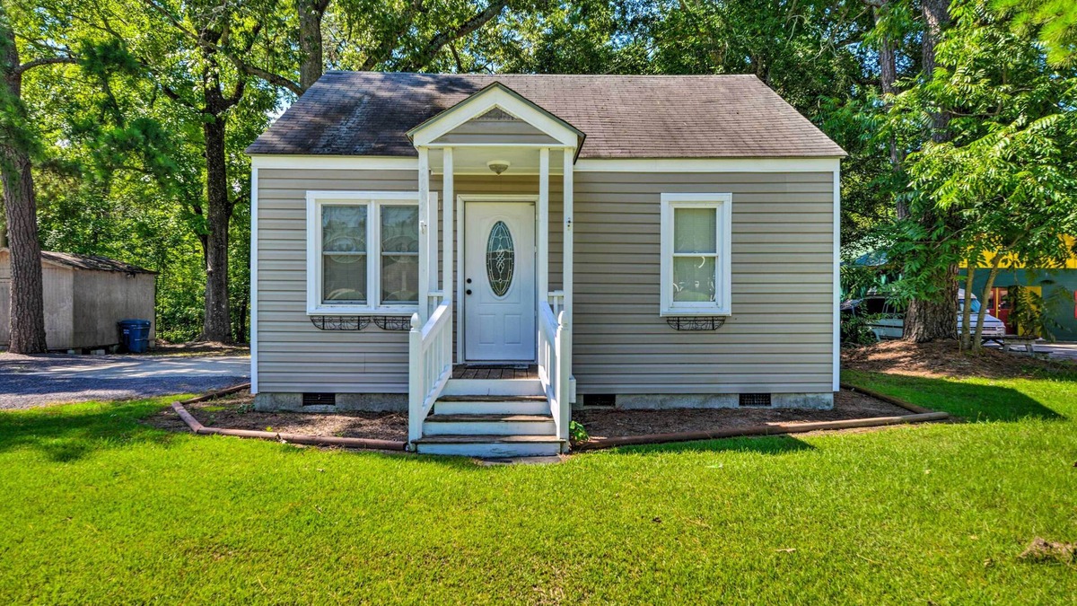 Pantego House | Cozy Pantego Cottage ~ 5 Miles to Belhaven!