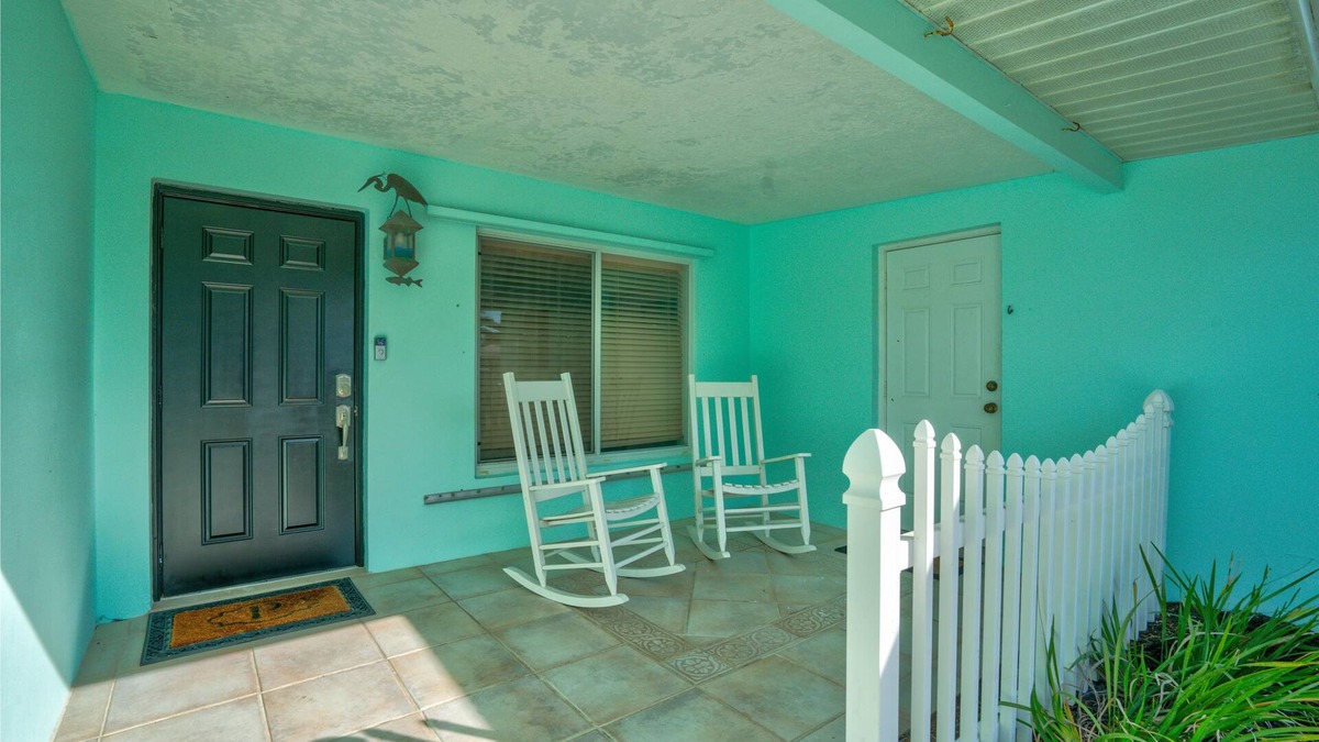 Santa Barbara Estates House | Cozy Paradise by the Ocean. Quick walk to the beach.