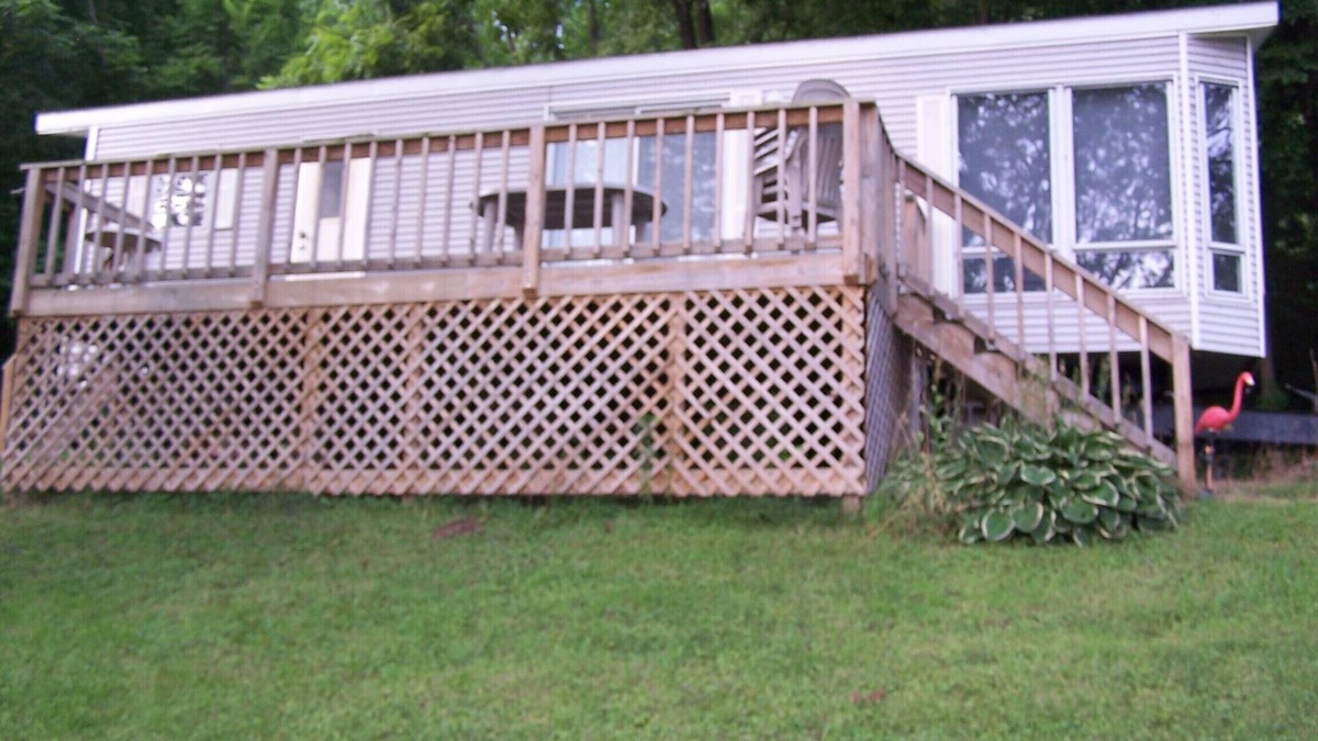 Ferryville House | Cozy Park Model On Pool 9