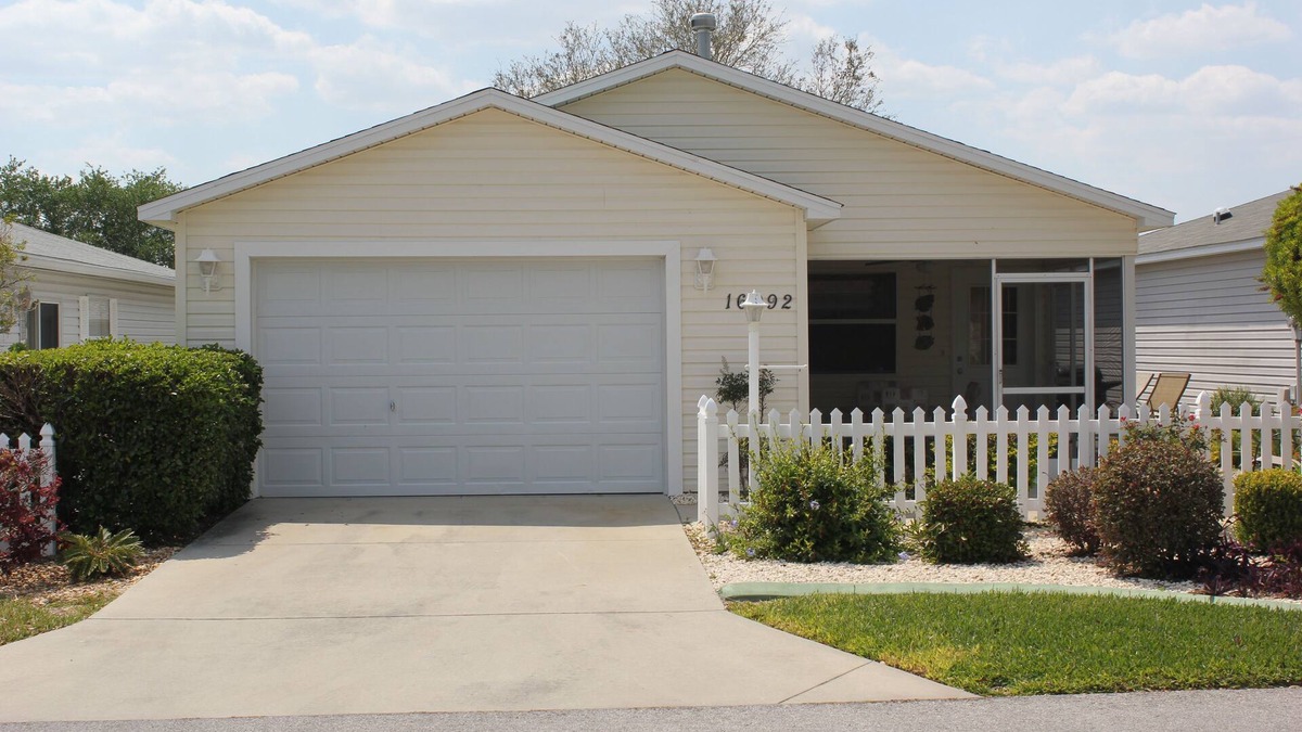 Calumet Grove House | Cozy Patio Villa, close to Nancy Lopez Champion Golf & 4 Executive Golf Courses