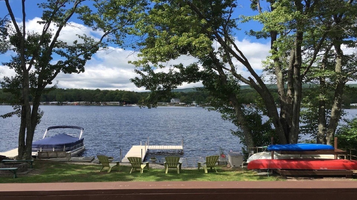 Lake Ariel House | Cozy Peaceful 75' Lakefront House on Lake Henry! THIS WEEKEND PROMO