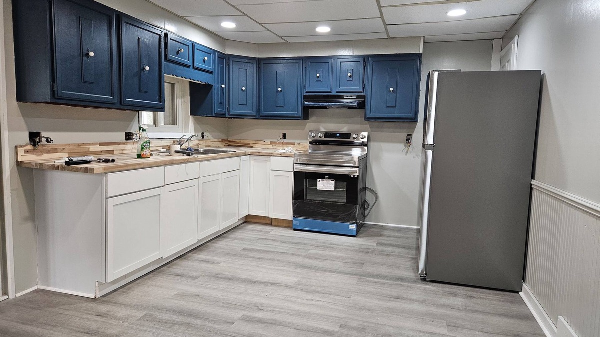 Lewistown House | Cozy,peaceful home in the center of walmart,dollar general,hospital,domino's