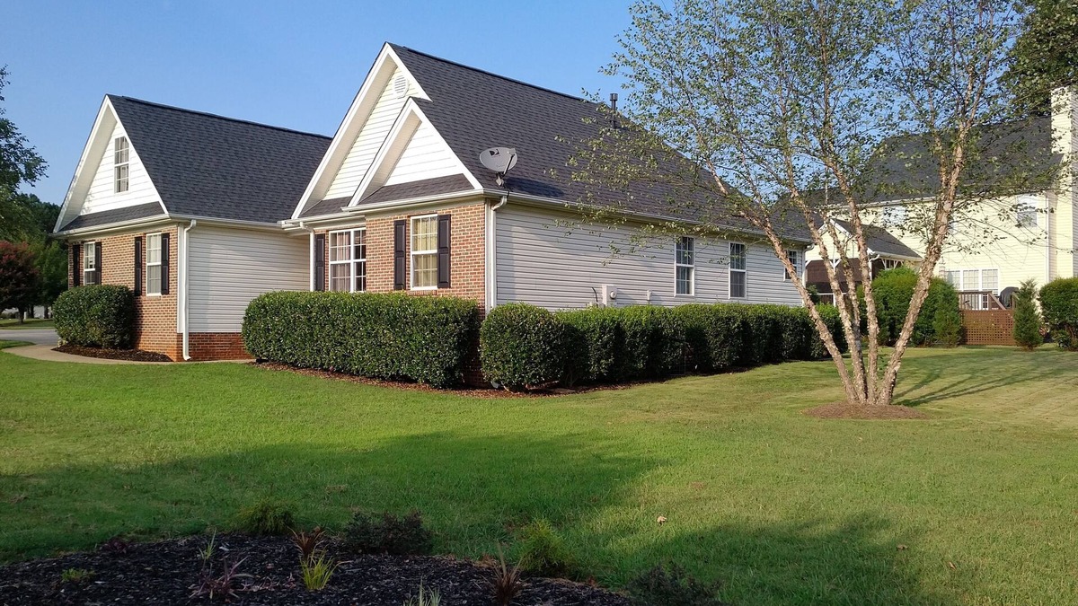 Greer House | Cozy Peaceful Home Sleeps up to 11 Top-Rated for 8 years 5 min to GSP, BMW