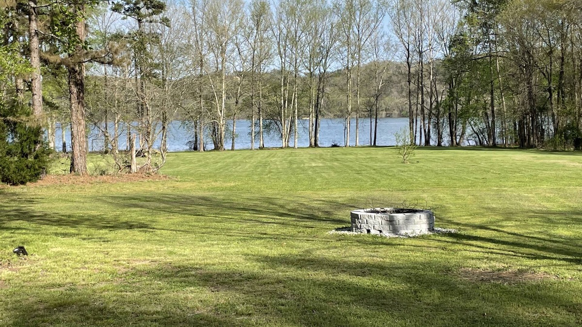 Waterloo Cabin | Cozy , Peaceful Waterfront Cabin in Beautiful Waterloo, AL!