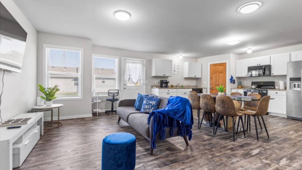 Belvidere House | Cozy Pet-Friendly Ranch NoStairs, ideal long stays