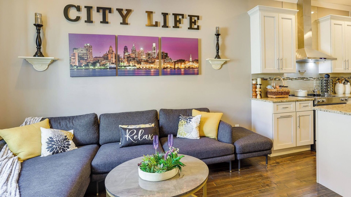Newbold House | Cozy Philadelphia Rental: Steps to Subway Station!