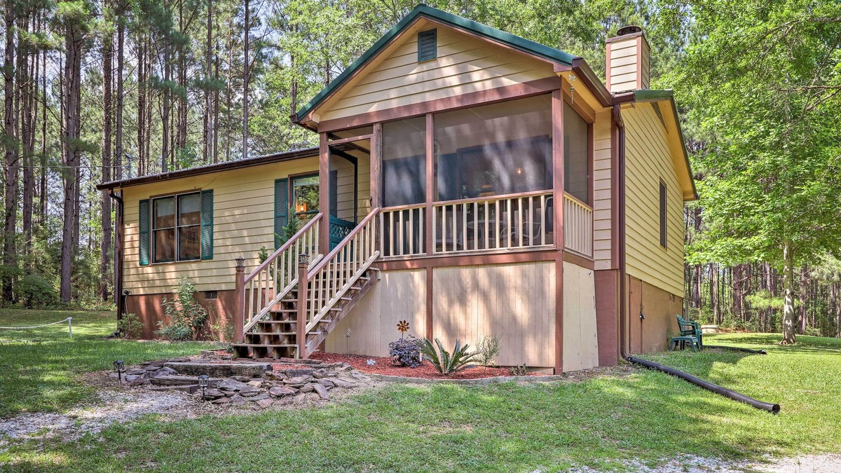 Pine Mountain Cabin | Cozy Pine Mountain Cabin w/Screened Porch & Yard!