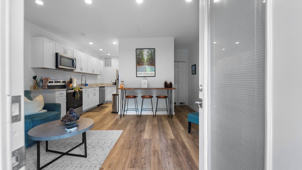 Pinehurst Apartment | Cozy Pinehurst 2BR Apartment w/3 Beds Across from Pinehurst #6 Firepitnn