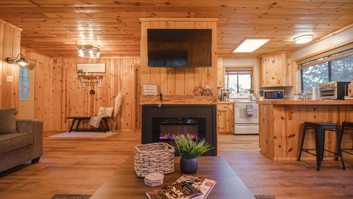 Prescott Cabin | Cozy Pines Hideaway- BBQ, fire-pit, zip-line, and fireplace