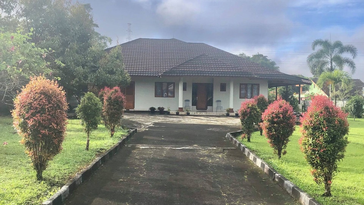 Tomohon Bed & Breakfast | Cozy place to stay in Tomohon City.nClose to the Resto & Cafe. Separate access.