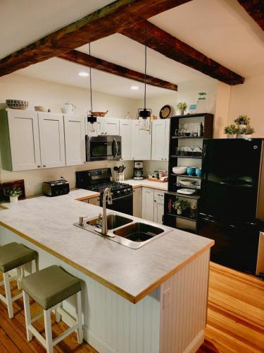 Concord Apartment | Cozy Place with Outdoor Space for Pets