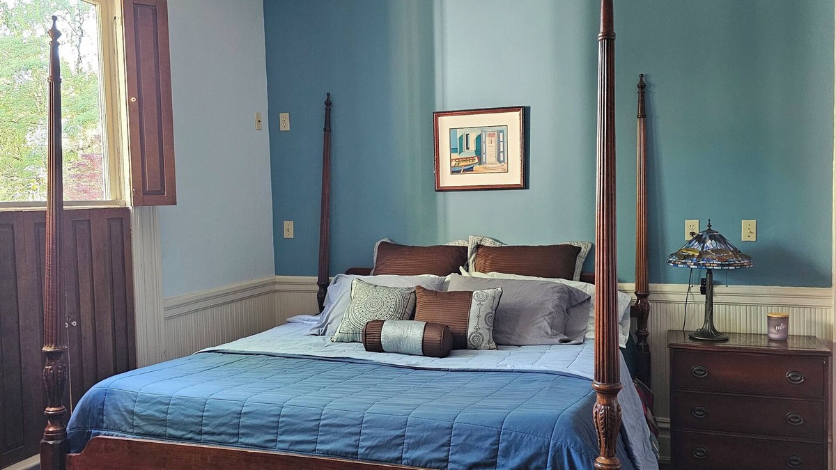 Statesville Apartment | Cozy private 1Bed 1Bath all amenities included in charming downtown Statesville.