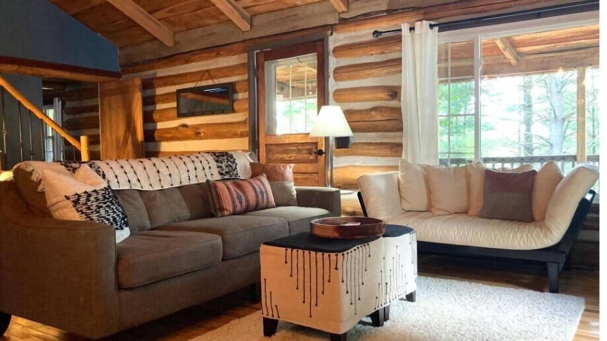 McArthur Cabin | Cozy, Private 3-bedroom cabin with WiFi, Hot Tub, and Games Near State Parks