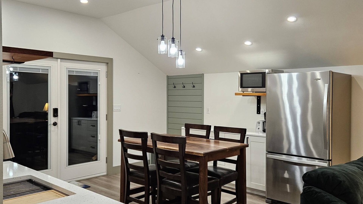 Brownsville Apartment | Cozy, private apt in small river town with short drive to city-border WI and IA.