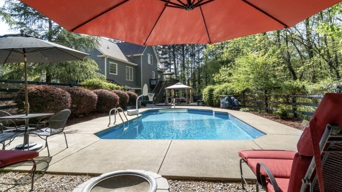 Canton Cottage | Cozy Private Basement w/Pool & Workoutn