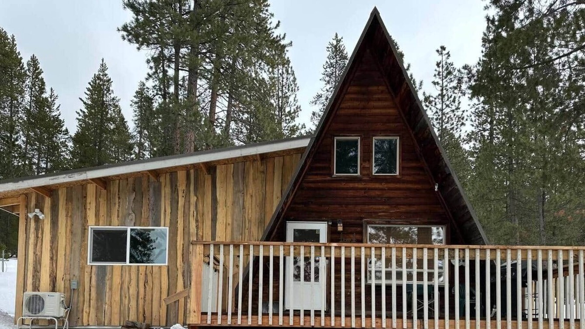 Crescent House | Cozy & Private Cabin in the woods!
