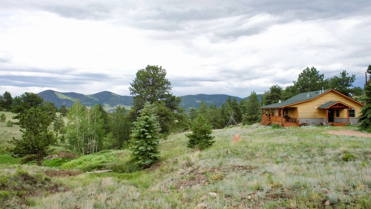 Park County Cabin | Cozy & Private Cabin on 35 Acres with Pond