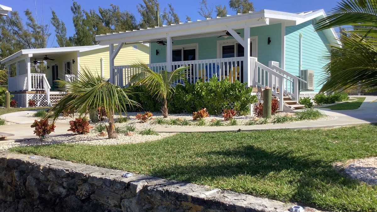 Royal Bahamian Estates Apartment | Cozy private green studio cottage on water free floating dock at your doorstep