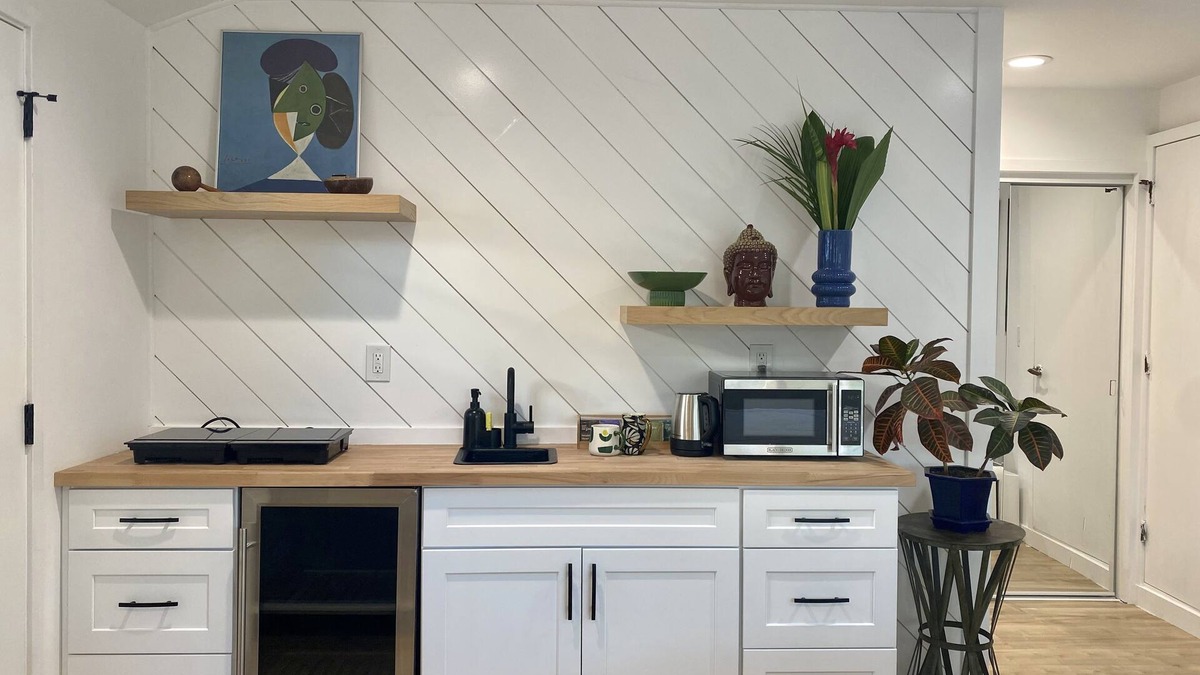 Lake Balboa Apartment | Cozy Private Guest Studio