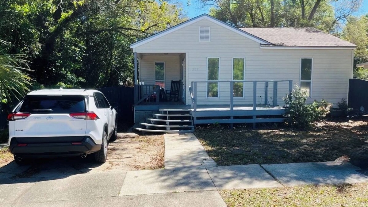 Myrtle Grove House | Cozy private home close to downtown, beach, military base, golf