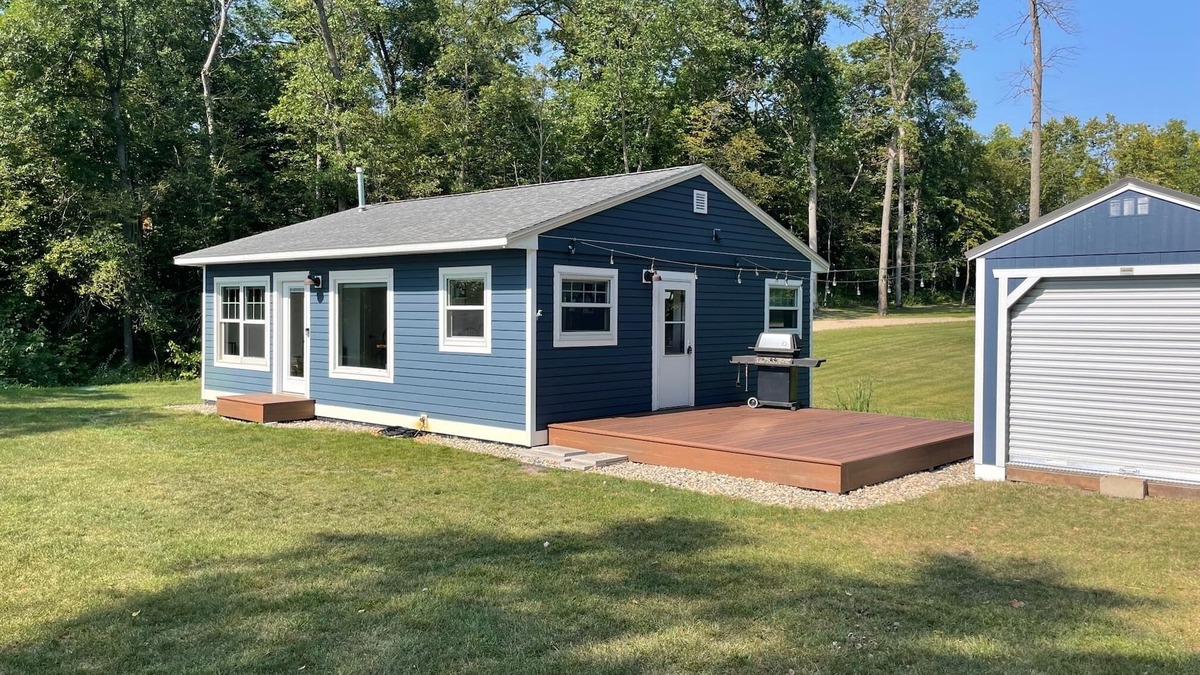Parkers Prairie Cabin | Cozy Private Lake Irene Cabin