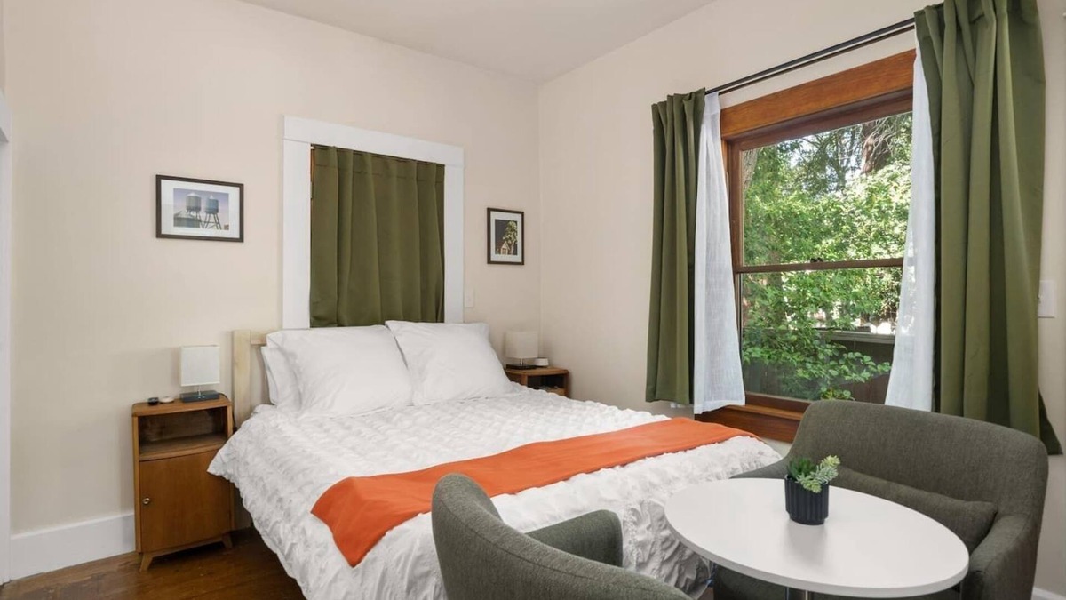 Chico House | | Cozy + Private | Near Enloe |