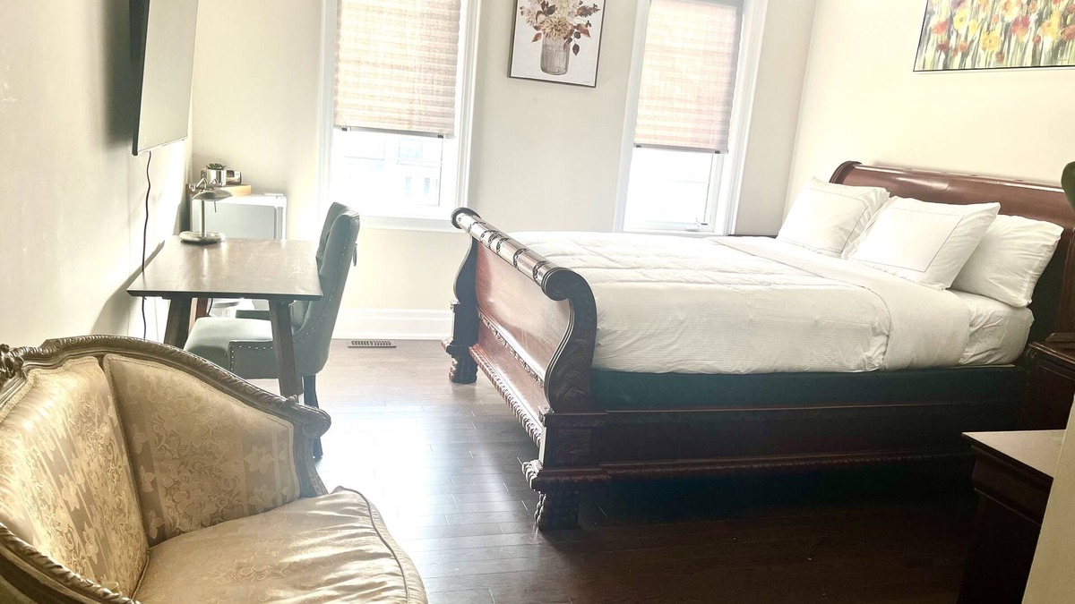 Brampton House | Cozy, private room close to Downtown, Brampton